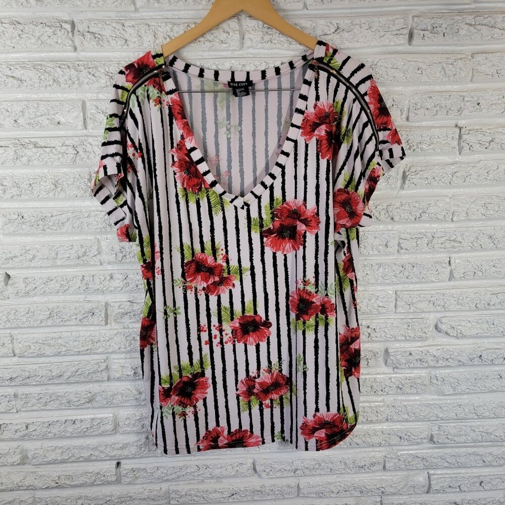Bae City 3X Plus Red Stripe Floral T-Shirt Zip Shoulder V-Neck Jersey FLO296E